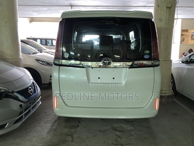 2017 Toyota Noah AWD 7 Seater White - Reliability and Versatility