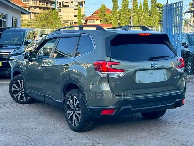 2018 Subaru Forester 2.5i Premium AWD Green: Certified pre-owned with warranty