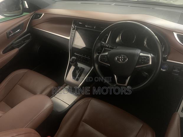 2017 Toyota Harrier 2.5 Hybrid 4WD - Black, Premium SUV with 4WD