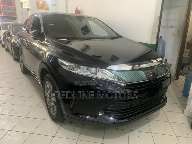 2017 Toyota Harrier 2.5 Hybrid 4WD - Black, Premium SUV with 4WD