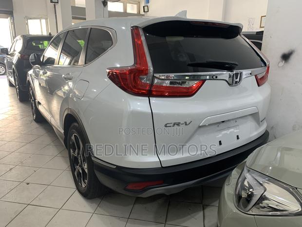 White 2017 Honda CR-V: Sophisticated SUV, Affordable Luxury