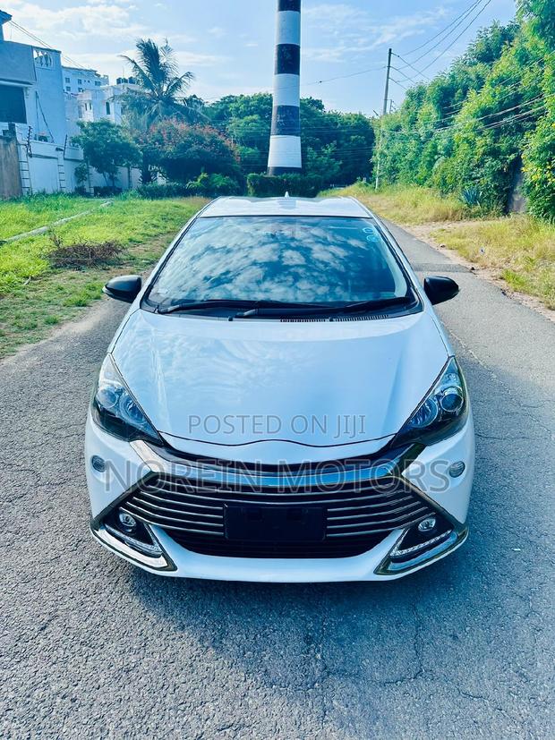 2018 Toyota Aqua White - Used Car with Warranty
