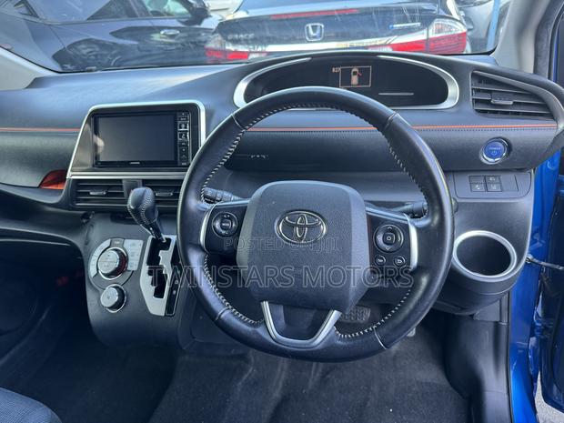 Toyota Sienta 1.5 Hybrid FWD 2018 - Blue: Eco-friendly, Spacious, and Stylish