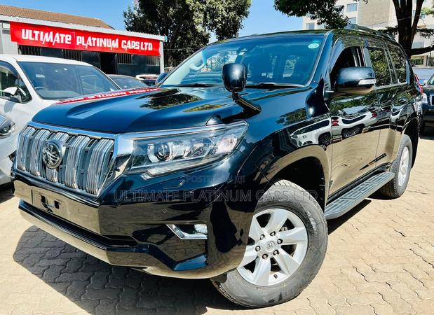 New 2018 Toyota Land Cruiser Prado 2.8 Black: Powerful and Stylish SUV