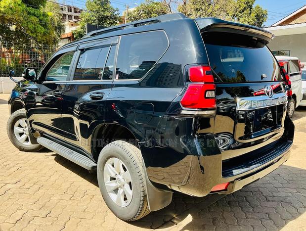 New 2018 Toyota Land Cruiser Prado 2.8 Black: Powerful and Stylish SUV