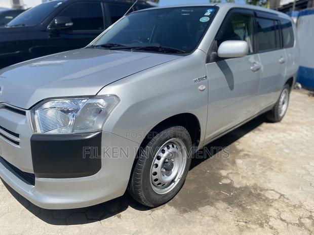 Toyota Probox 1.5 F 2WD 2017 Silver