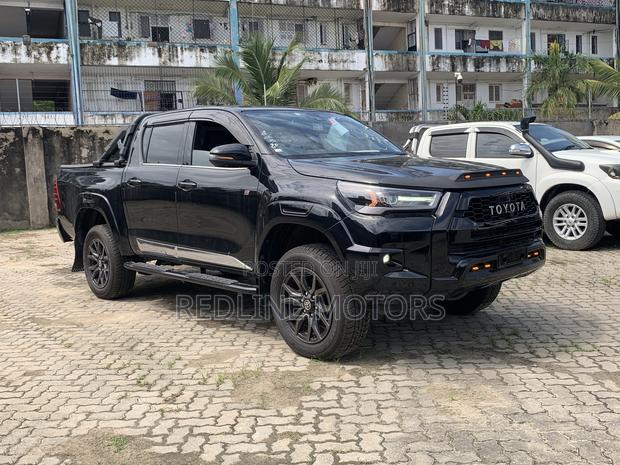Toyota Hilux 2022 Black Truck: Adventure Awaits, Reliable Performance