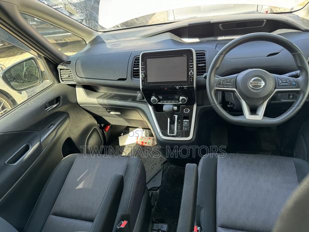 2018 Nissan Serena Gold: The Ultimate Family Car Experience