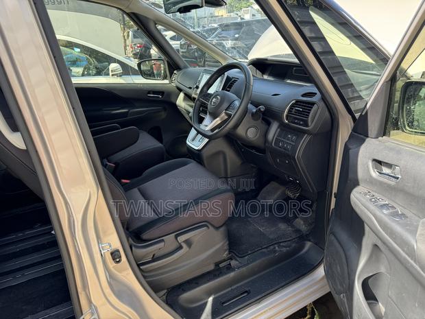 2018 Nissan Serena Gold: The Ultimate Family Car Experience