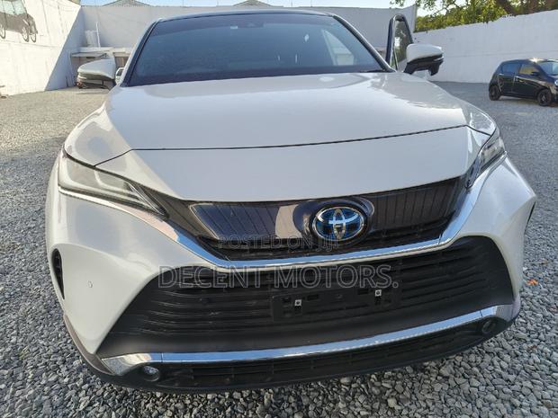 White 2020 Toyota Harrier Hybrid 2.5 - Versatile and Sleek SUV