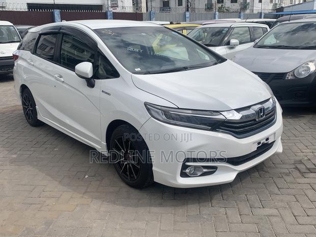Honda Shuttle Hybrid 2017 - 2WD, 1.5L, White