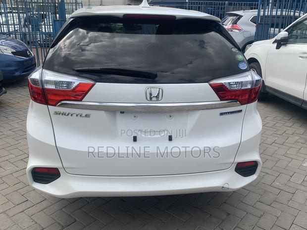 Honda Shuttle Hybrid 2017 - 2WD, 1.5L, White