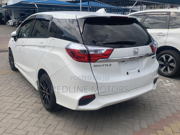 Honda Shuttle Hybrid 2017 - 2WD, 1.5L, White