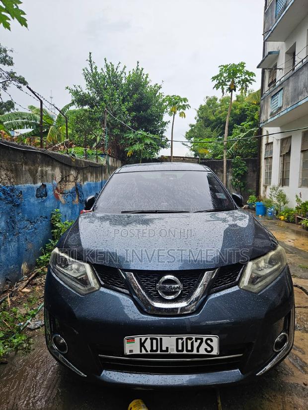 Blue 2016 Nissan X-Trail - High-Quality Pre-owned SUV