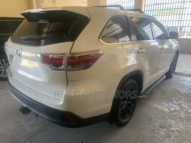2016 Toyota Kluger White: Comfortable and Capable SUV