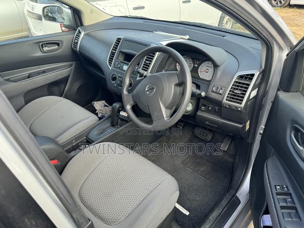 Stylish 2017 Nissan Wingroad Silver: Perfect Family Car