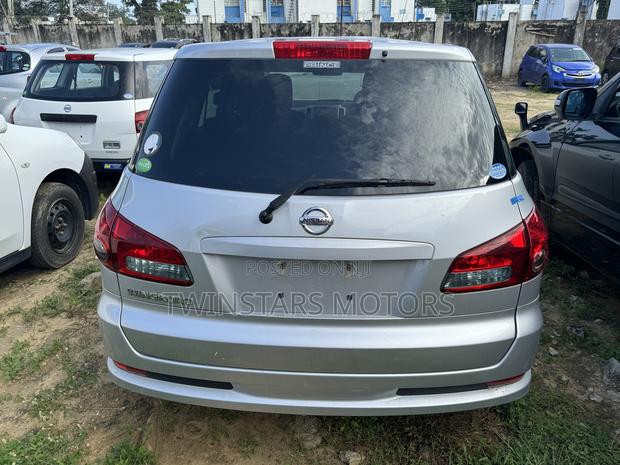 Stylish 2017 Nissan Wingroad Silver: Perfect Family Car