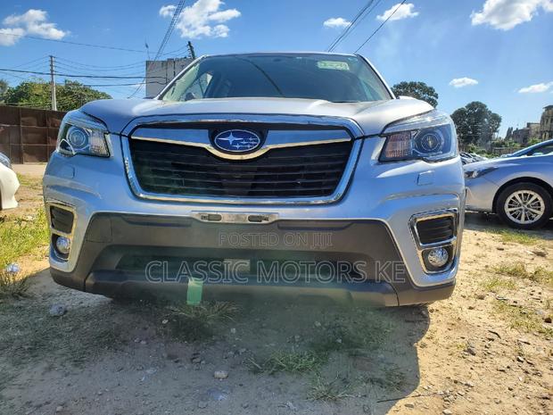 Subaru Forester 2.5i Touring AWD 2018 - Silver Version