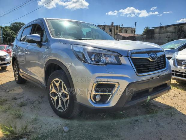 Subaru Forester 2.5i Touring AWD 2018 - Silver Version