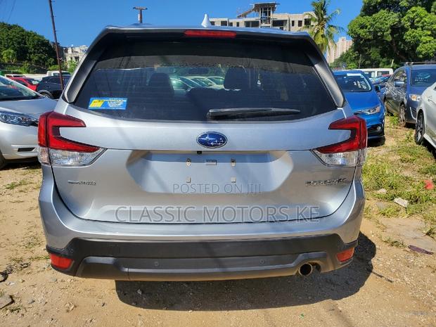 Subaru Forester 2.5i Touring AWD 2018 - Silver Version