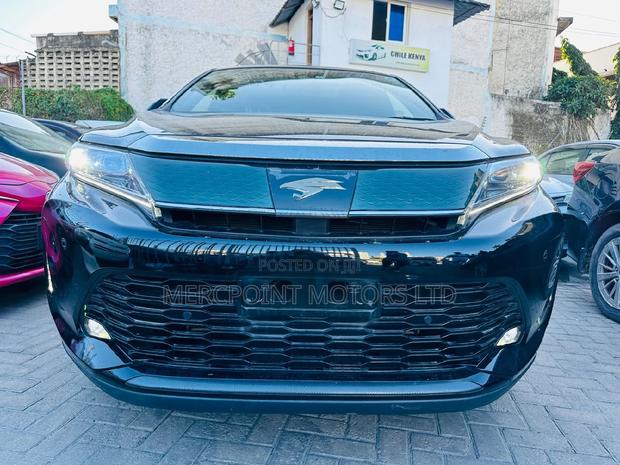 Black 2017 Toyota Harrier 2.0 - High-end SUV