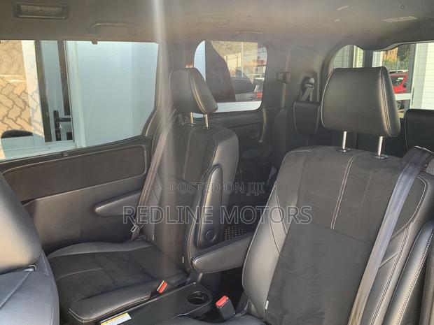 Luxurious 2017 Toyota Noah 2.0 FWD 6-Seater Black: Perfect for Large Families