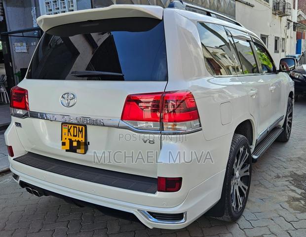 2017 Toyota Land Cruiser 4.6 V8 ZX Pearl - Used SUV for Sale