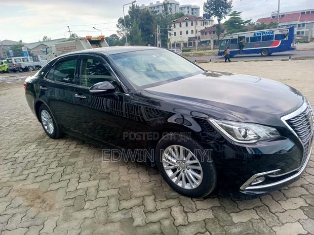 2017 Toyota Crown Black - Elegant Sedan