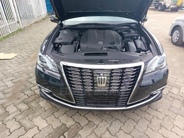 2017 Toyota Crown Black - Elegant Sedan