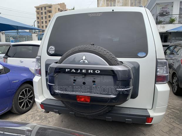 2017 Mitsubishi Pajero White - Modern Off-roader