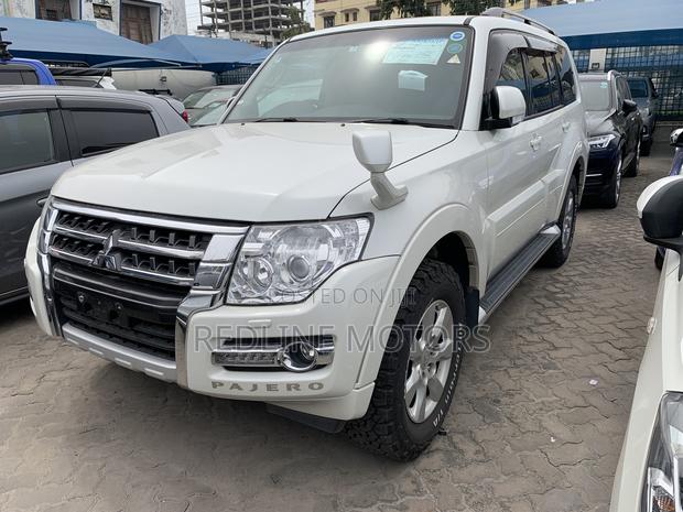 2017 Mitsubishi Pajero White - Modern Off-roader