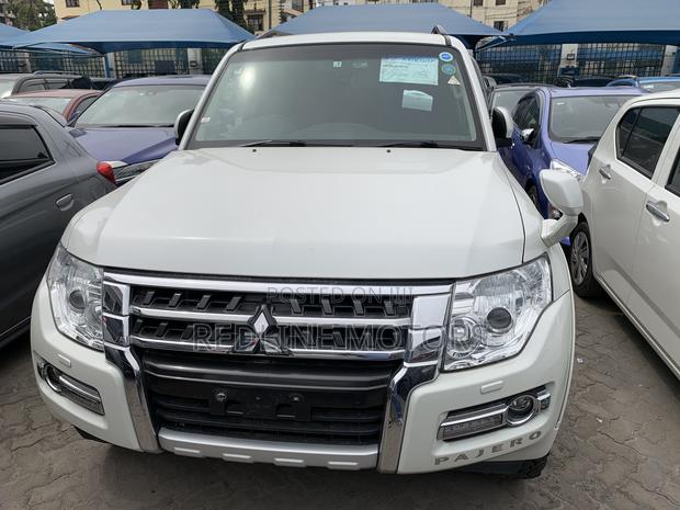 2017 Mitsubishi Pajero White - Modern Off-roader