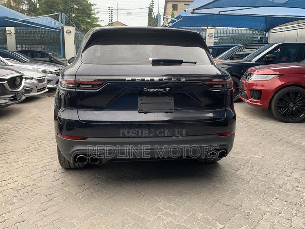 Porsche Cayenne S AWD 2019 - Black Sport Edition