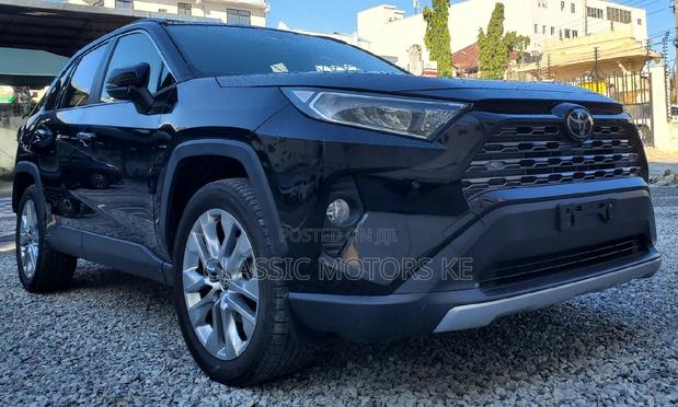 2019 Toyota RAV4 XLE Premium AWD - Black
