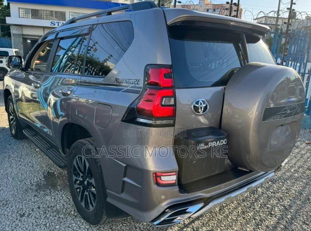 Gold Edition 2018 Toyota Land Cruiser Prado 2.8D