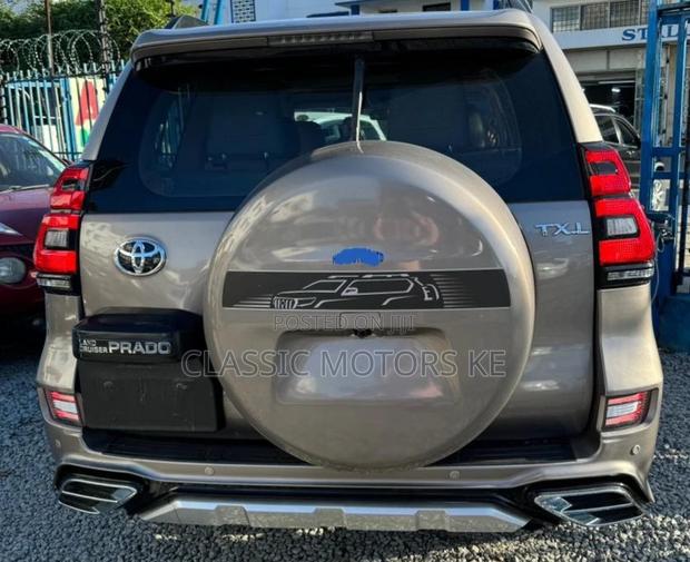 Gold Edition 2018 Toyota Land Cruiser Prado 2.8D
