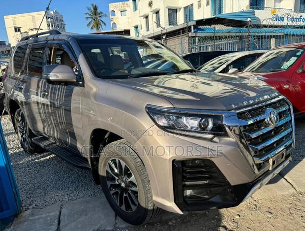 Gold Edition 2018 Toyota Land Cruiser Prado 2.8D