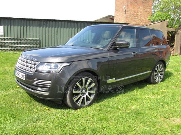 2018 Land Rover Range Rover Vogue in Gray - High-Quality Luxury SUV