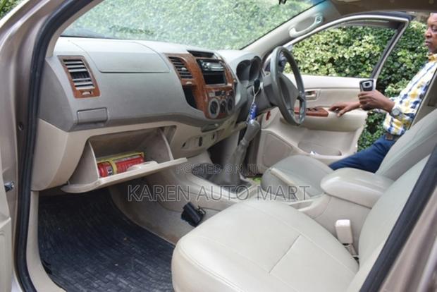 Toyota Hilux 3.0 D-4D Double Cab 2008 Gray