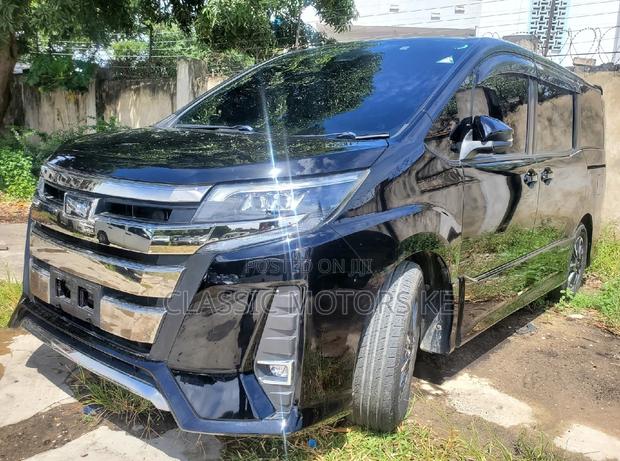 2017 Black Toyota Noah 2.0 FWD 8-Seater