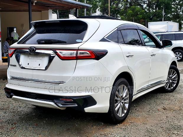 2018 Toyota Harrier 2.0 White - Premium Edition