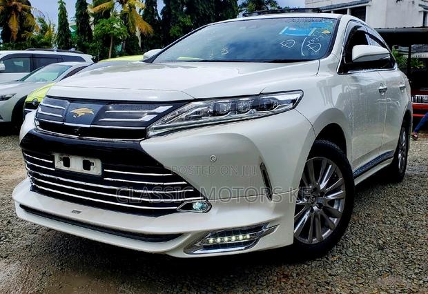 2018 Toyota Harrier 2.0 White - Premium Edition