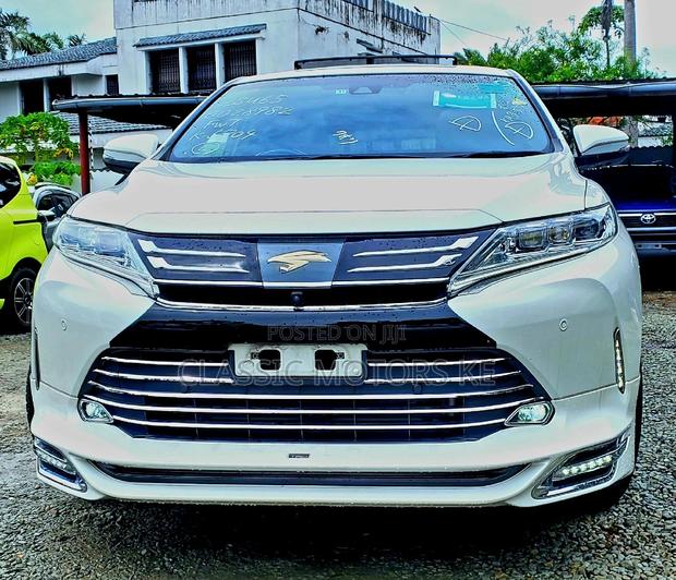 2018 Toyota Harrier 2.0 White - Premium Edition