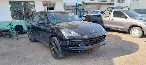 Porsche Cayenne 2021 - Black Leather Interior
