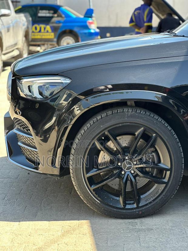 Used 2018 Mercedes-Benz GLE-Class in Black: High-End SUV for Purchase