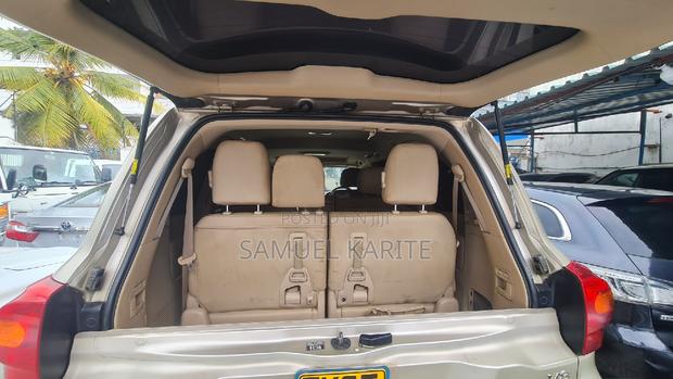 Golden 2011 Toyota Land Cruiser: Unmatched Power and Durability