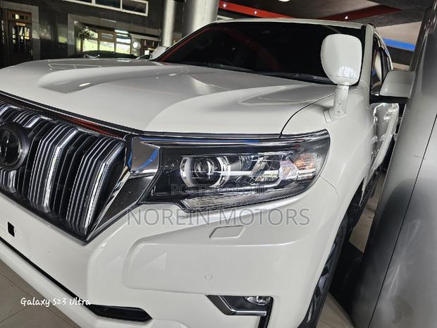 2018 Toyota Land Cruiser Prado White - Off-Road Package