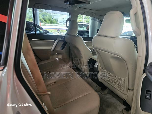 2018 Toyota Land Cruiser Prado White - Off-Road Package