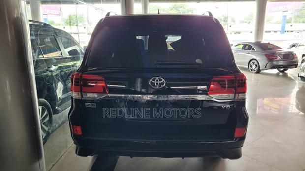 New 2018 Toyota Land Cruiser ZX V8 4.6 Matt Black