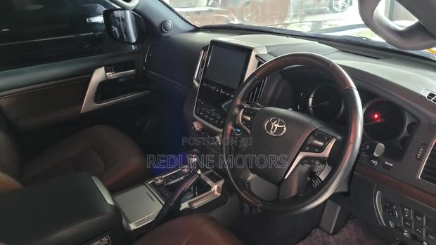 New 2018 Toyota Land Cruiser ZX V8 4.6 Matt Black